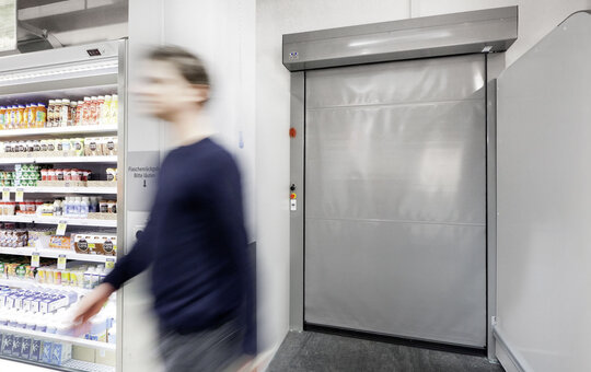 record SPEEDCORD – crash-proof rapid shutter door for indoor applications